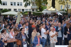 Vorplatz-Zuschauer-0099